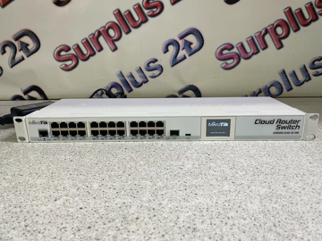 سوئیچ روتر MikroTik CRS125-24G-1S-RM با ۲۴ پورت گیگابیت اترنت و ۱ اسلات SFP، مناسب برای شبکه‌های سازمانی و نصب رک‌مونت.
